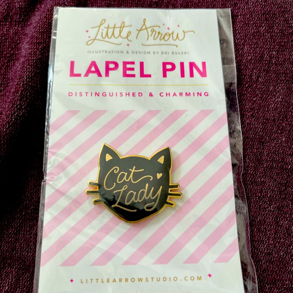 Cat lady brooch pin NWT